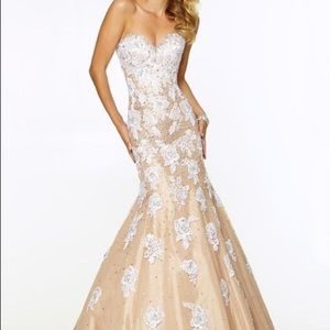 Elegant Prom Gown